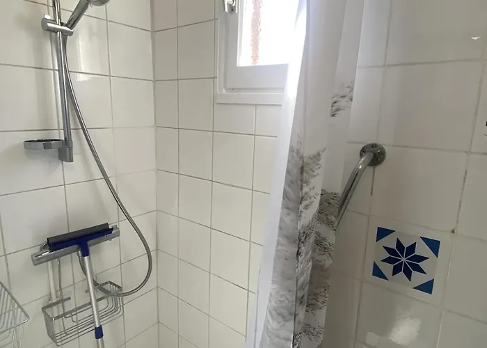 Rive Bellacha Near Chalet Ouistreham